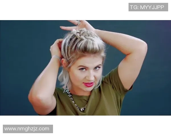 紫色头发的足球女星闪耀赛场展现独特风格与魅力