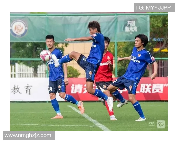 武汉足球队的速度之美:探寻快速反击与团队协作的完美结合 武汉足球队的速度之美:探寻快速反击与团队协作的完美结合